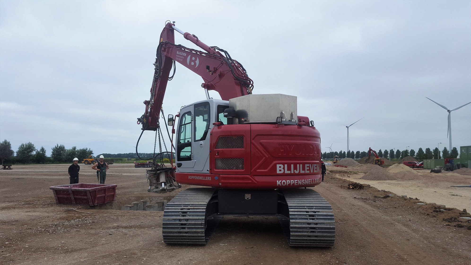 Nieuwe Hyundai HX235LCR geleverd bij Blijleven BV